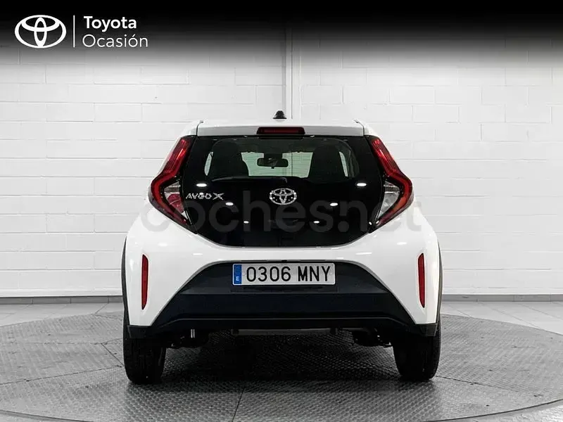 Usado Toyota Aygo X Play 72 CV (52 kW) 2024 Blanco SUV