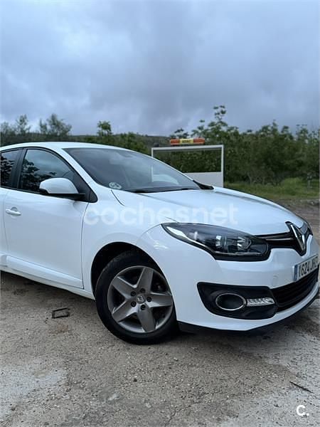 Usado Renault Mégane Bose Edition 110 CV (80 kW) 2015 Blanco Berlina