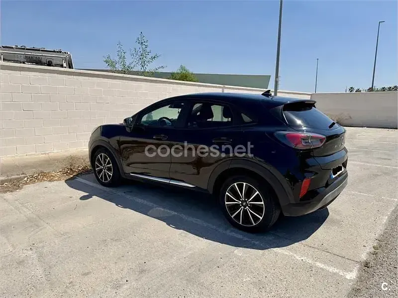 Usado Ford Puma Titanium 125 CV (91 kW) 2020 Negro SUV