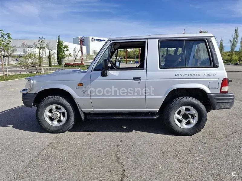Usado Galloper Exceed 105 CV (77 kW) 2000 Gris / plata SUV