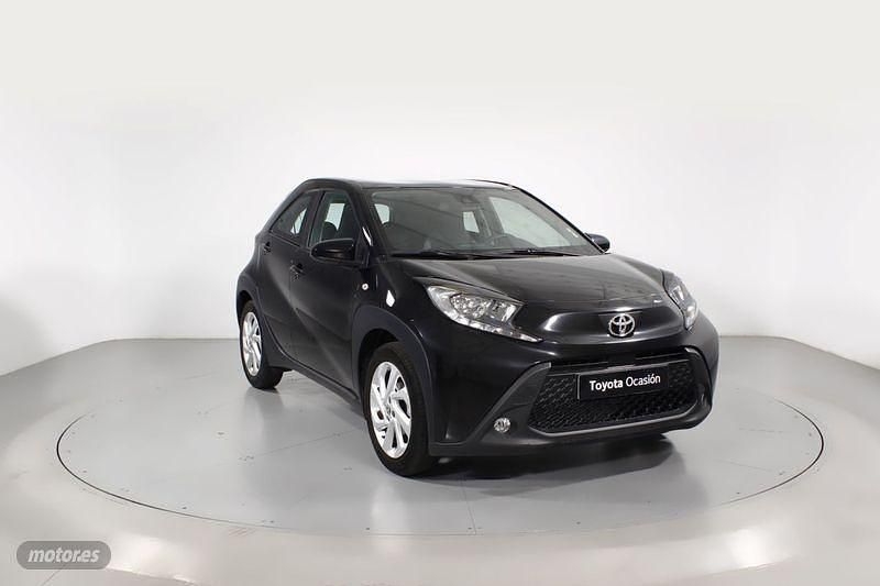 Negro Usado 2024 Toyota Aygo Play Utilitario | 15.000 € (Precio justo) - Imagen 1/4