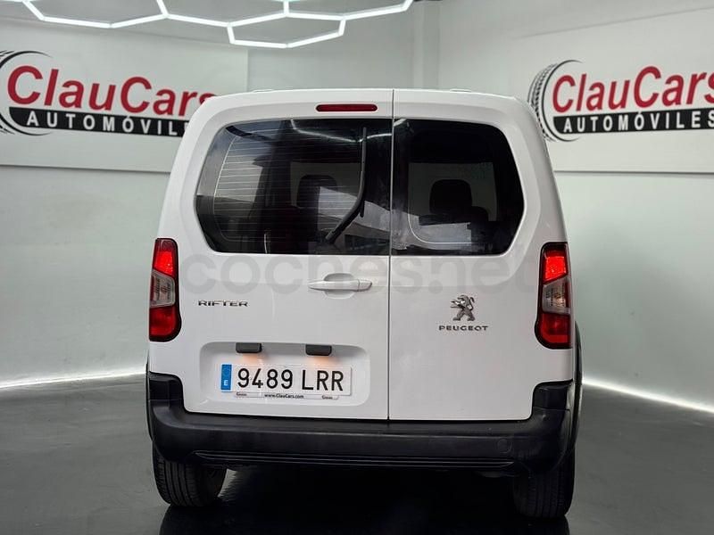 Usado Peugeot Rifter Active 100 CV (73 kW) 2021 Blanco Monovolumen