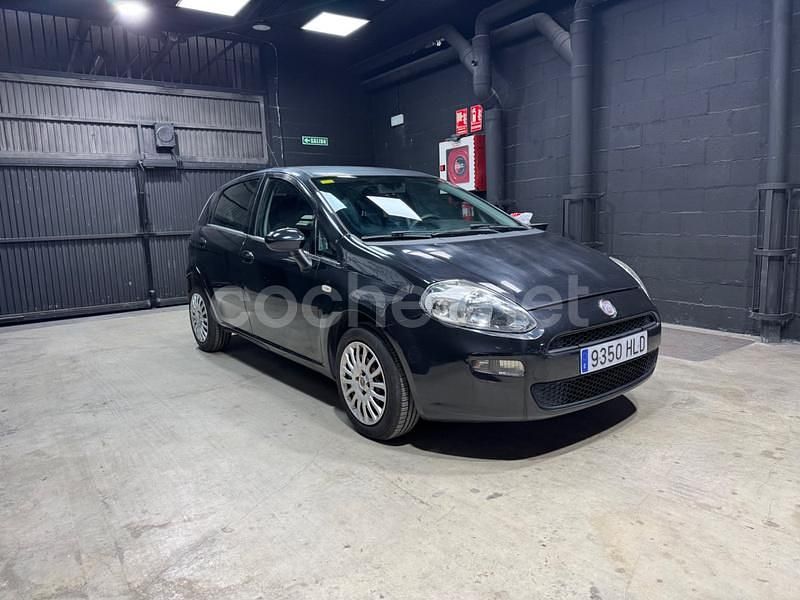 Usado Fiat Punto Evo Life 69 CV (50 kW) 2012 Negro Utilitario
