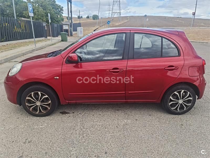 Usado Nissan Micra Acenta 80 CV (58 kW) 2012 Naranja Utilitario