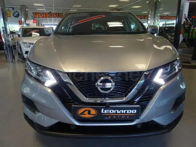 Begagnad Nissan Qashqai Acenta 140 HK (102 kW) 2021 Grå SUV