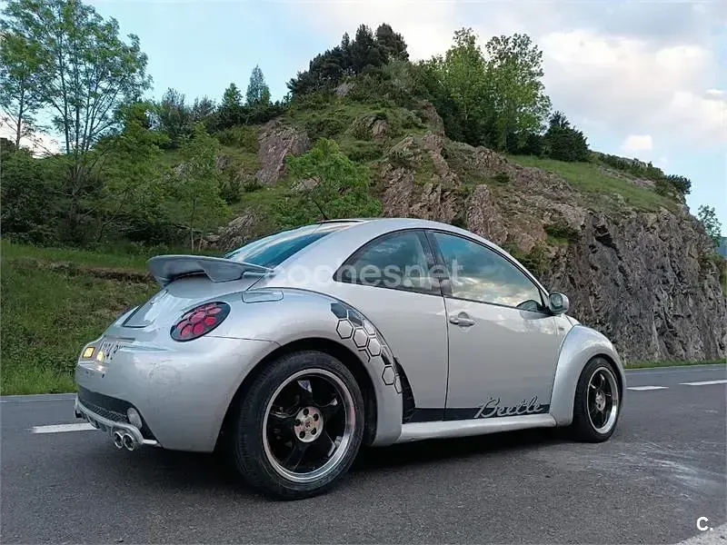 Usado VW New Beetle 100 CV (73 kW) 2002 Gris / plata Utilitario