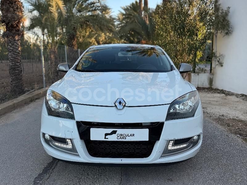 Blanco Usado 2013 Renault Mégane Dynamique Berlina | 5990 € (Precio justo) - Imagen 1/4