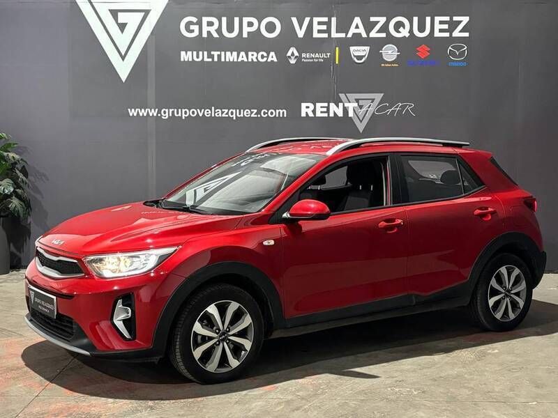 Rojo Usado 2023 Kia Stonic SUV | 16.490 € (Un poco caro) - Imagen 1/4