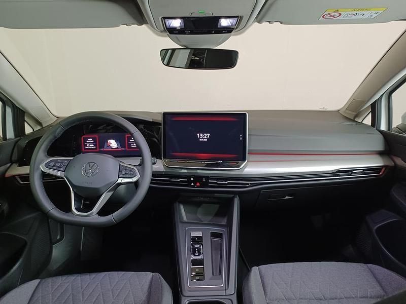 Usado VW Golf VIII Life 116 CV (85 kW) 2024 Blanco Familiar