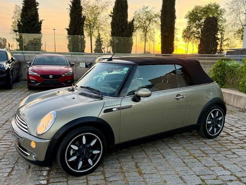 Usado Mini One Cabriolet 90 CV (66 kW) 2008 Beige Descapotable