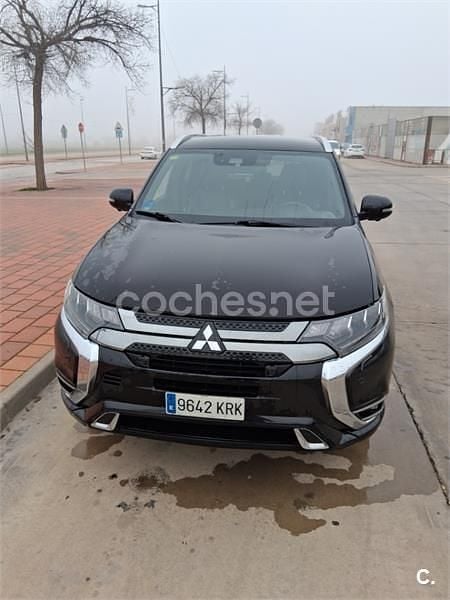 Negro Usado 2018 Mitsubishi Outlander P-HEV SUV | 15.700 € (Caro) - Imagen 1/4