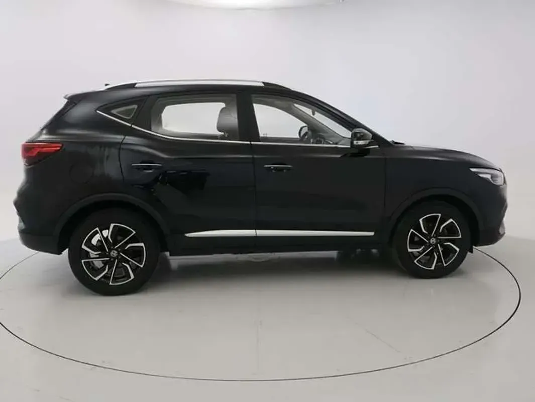 Usado MG ZS Luxury 111 CV (81 kW) 2023 Negro SUV