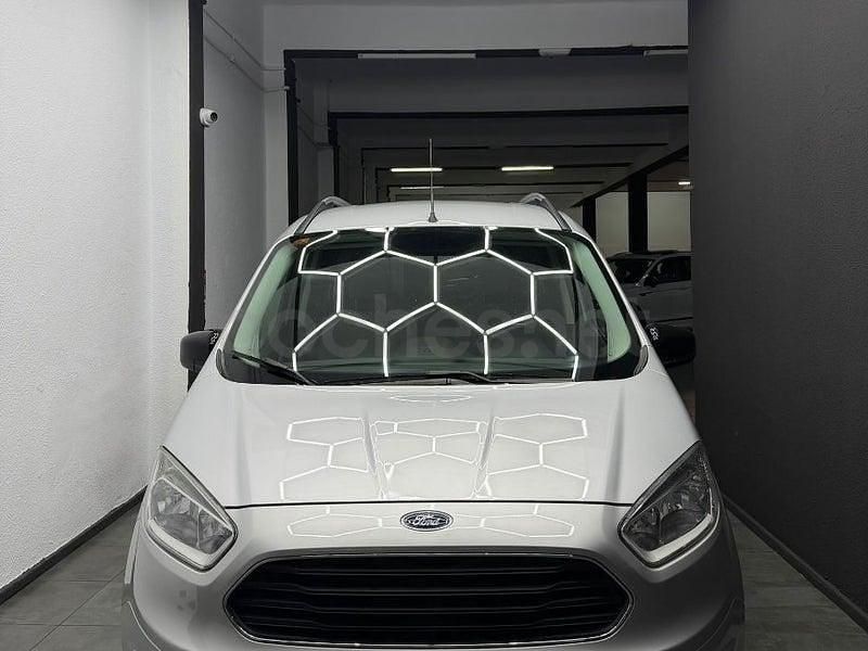 Usado Ford Tourneo Courier Titanium 100 CV (73 kW) 2016 Gris / plata Monovolumen