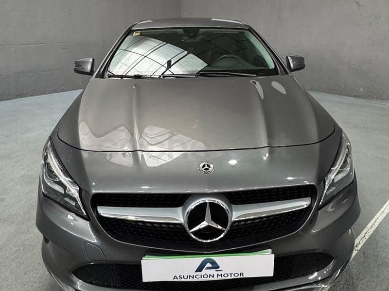 Usado Mercedes CLA200 136 CV (100 kW) 2018 Gris / plata Berlina
