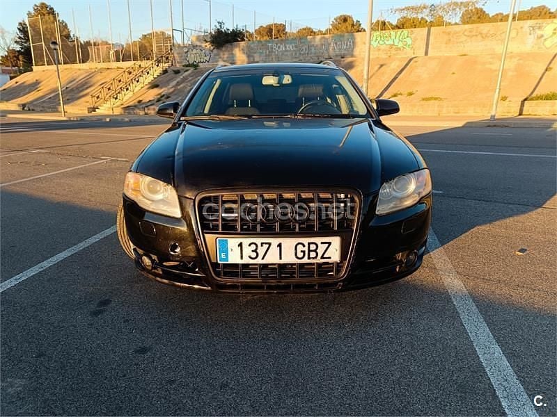 Usado Audi A4 140 CV (102 kW) 2008 Negro Familiar