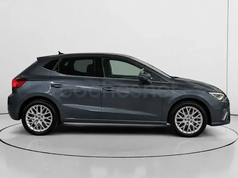 Usado Seat Ibiza XCELLENCE 115 CV (84 kW) 2025 Gris / plata Utilitario