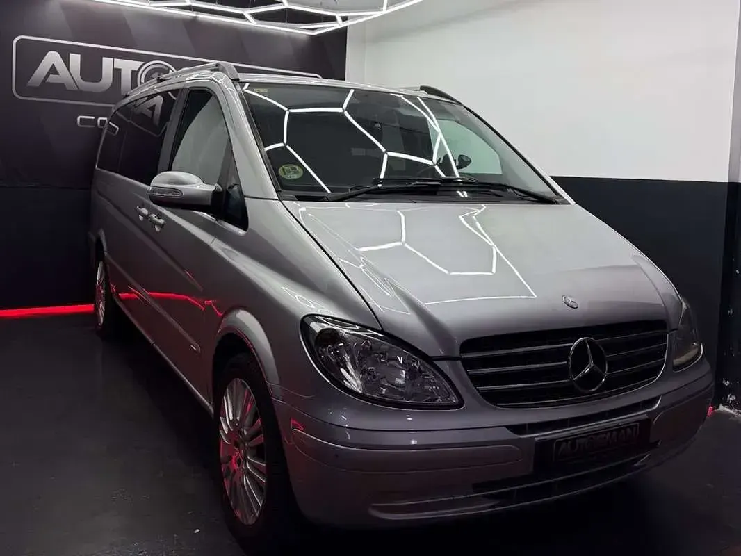 Usado Mercedes Viano 150 CV (110 kW) 2006 Gris Monovolumen