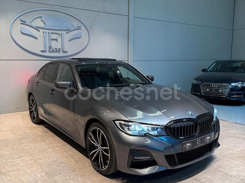 Gris / plata Usado 2021 BMW 330e Comfort Edition Berlina | 33.790 € (Un poco caro) - Imagen 1/4