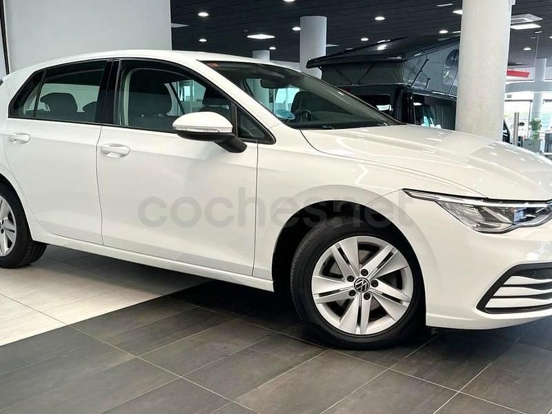 Usado VW Golf VIII Life 110 CV (80 kW) 2021 Blanco Berlina