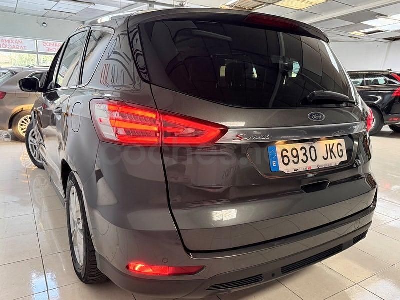 Usado Ford S-MAX Titanium 150 CV (110 kW) 2015 Gris / plata Monovolumen