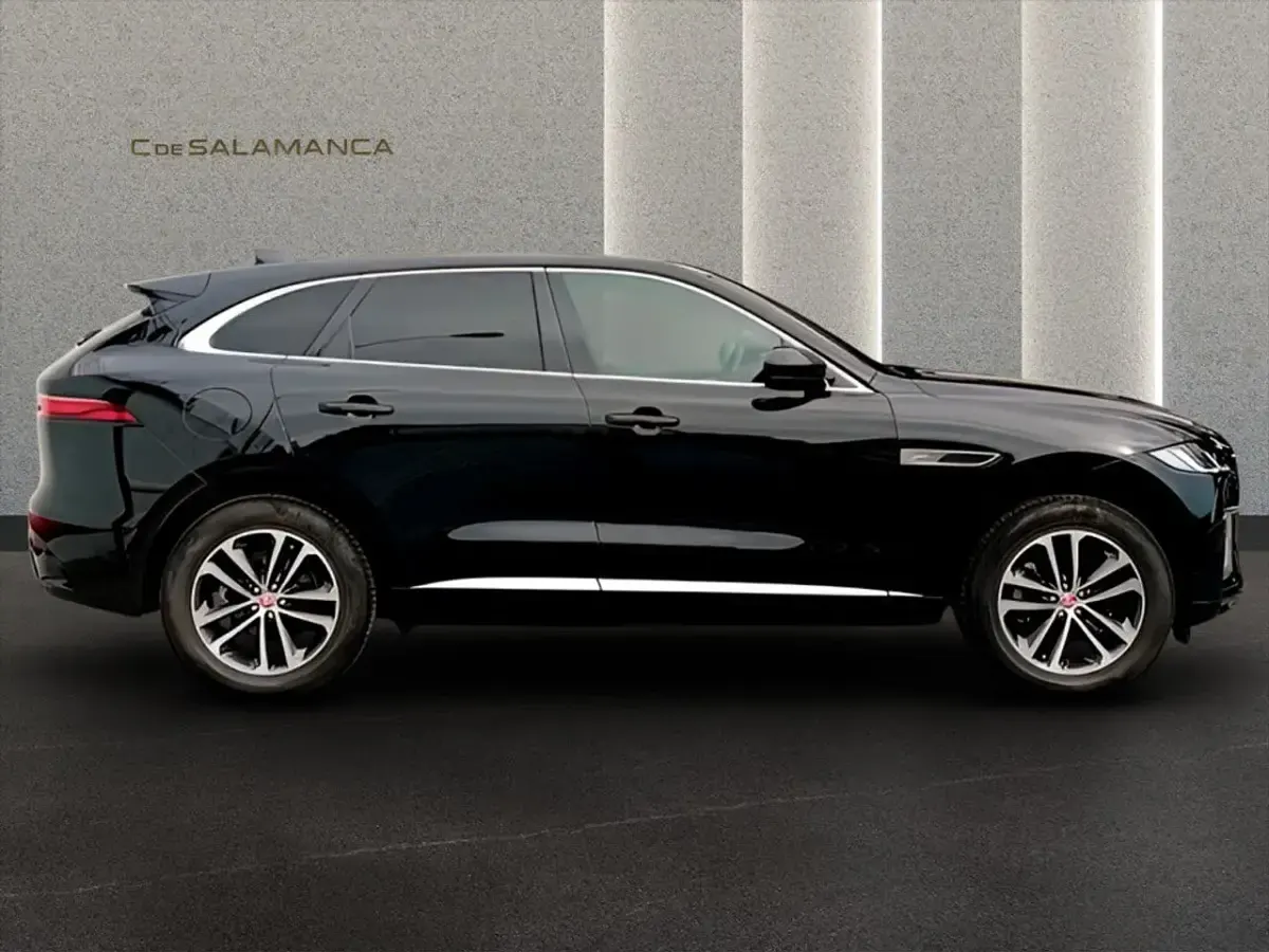 Usado Jaguar F-Pace R-Dynamic 207 CV (152 kW) 2022 Negro metalizado SUV