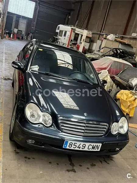 Usado Mercedes C240 Elegance 170 CV (125 kW) 2003 Azul Berlina
