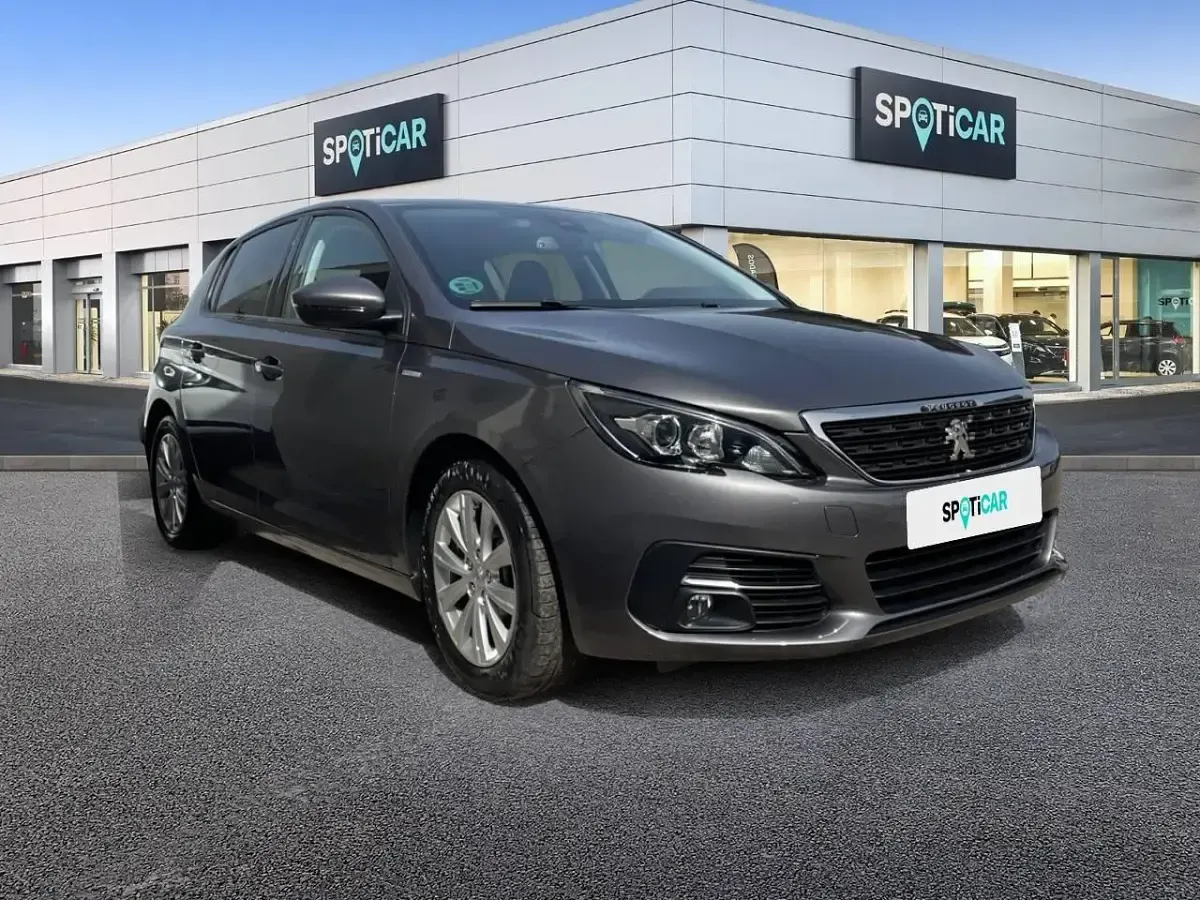 Usado Peugeot 308 Style 110 CV (80 kW) 2018 Gris Berlina