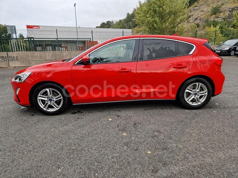 Usado Ford Focus Trend 125 CV (91 kW) 2018 Rojo Berlina