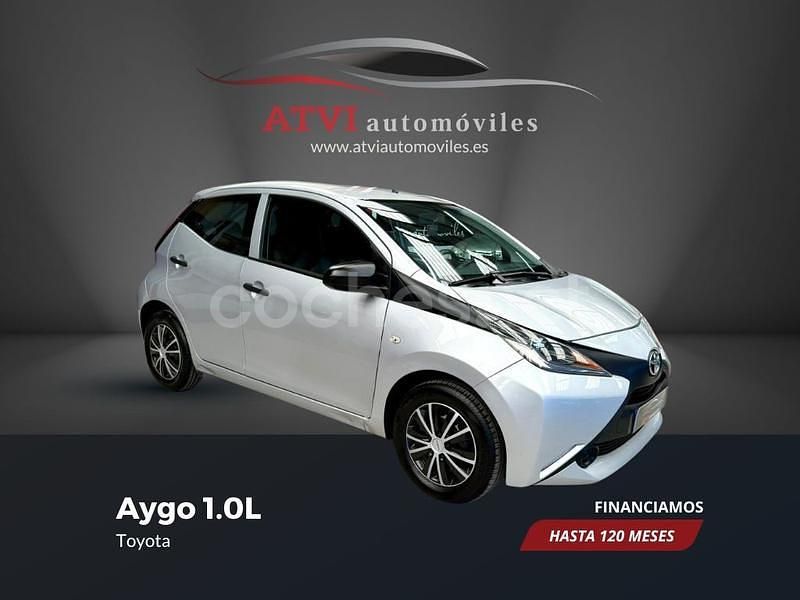 Gris / plata Usado 2015 Toyota Aygo X-cite Utilitario | 5990 € - Imagen 1/4