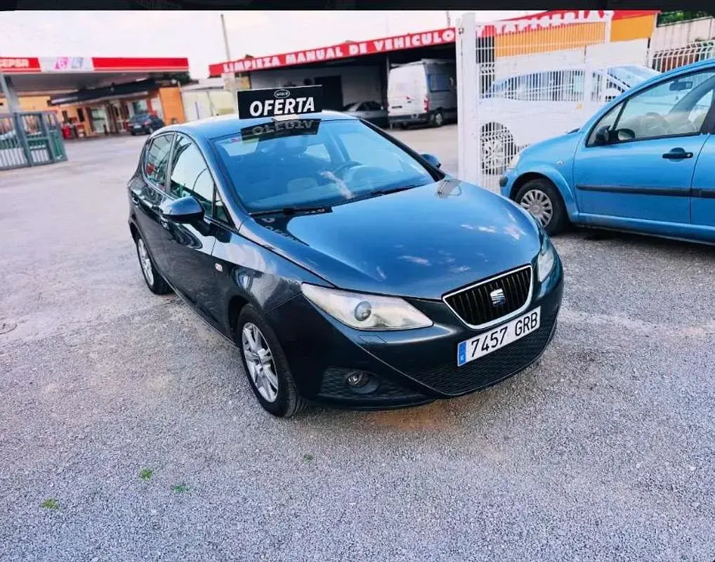 Usado Seat Ibiza Sport 90 CV (66 kW) 2009 Negro Utilitario