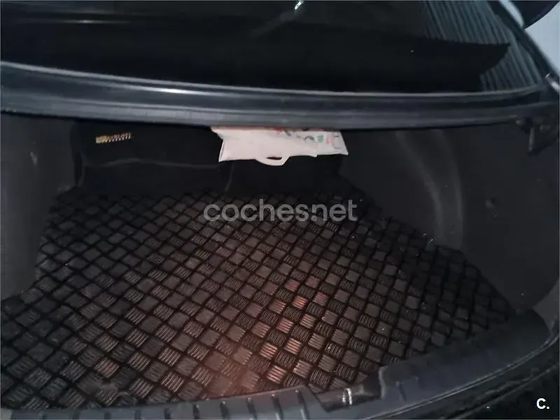 Usado Hyundai i40 115 CV (84 kW) 2017 Negro Berlina
