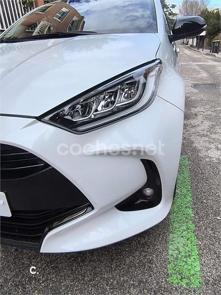 Usado Toyota Yaris Hybrid Style 116 CV (85 kW) 2023 Blanco Berlina