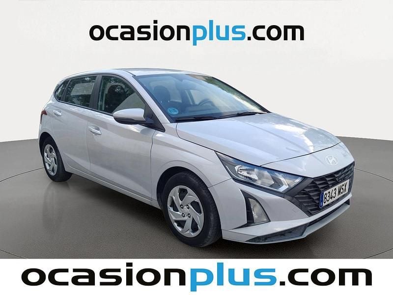 Usado Hyundai i20 84 CV (61 kW) 2024 Gris Utilitario