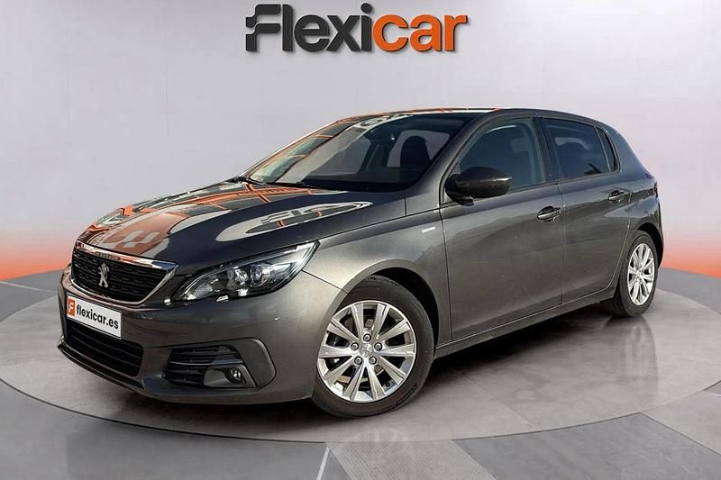 Usado Peugeot 308 Access 130 CV (95 kW) 2020 Gris Berlina