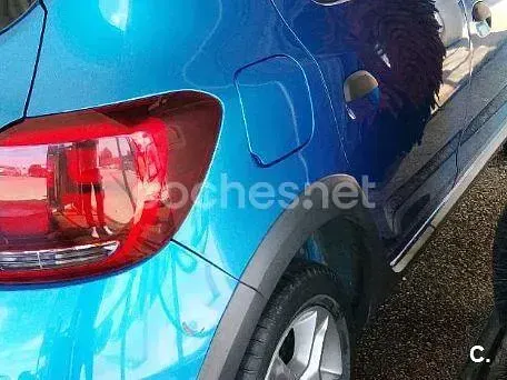Usado Dacia Sandero Essentiel 90 CV (66 kW) 2018 Azul Berlina