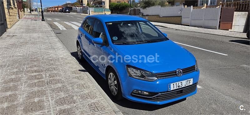 Usado VW Polo Advance 90 CV (66 kW) 2016 Azul Berlina