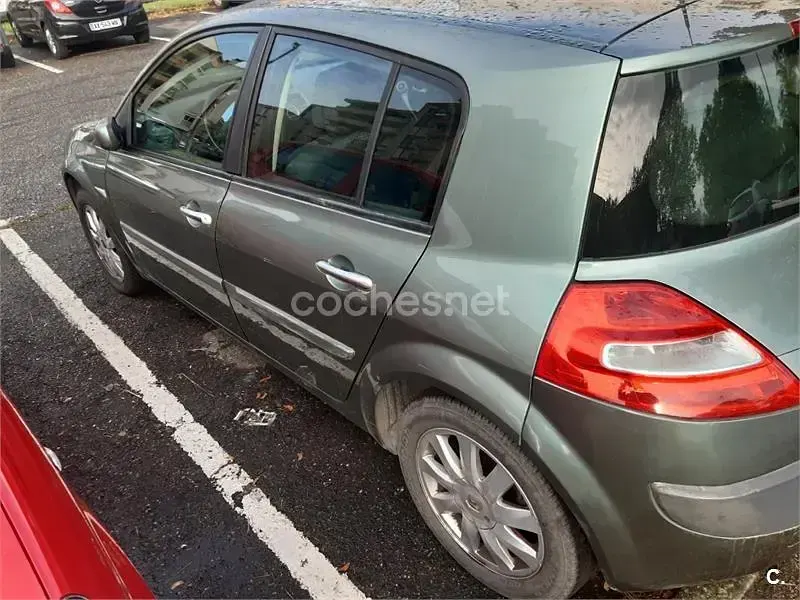 Usado Renault Mégane Authentique 85 CV (62 kW) 2008 Verde Berlina