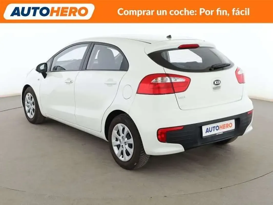Usado Kia Rio 86 CV (63 kW) 2015 Blanco Berlina