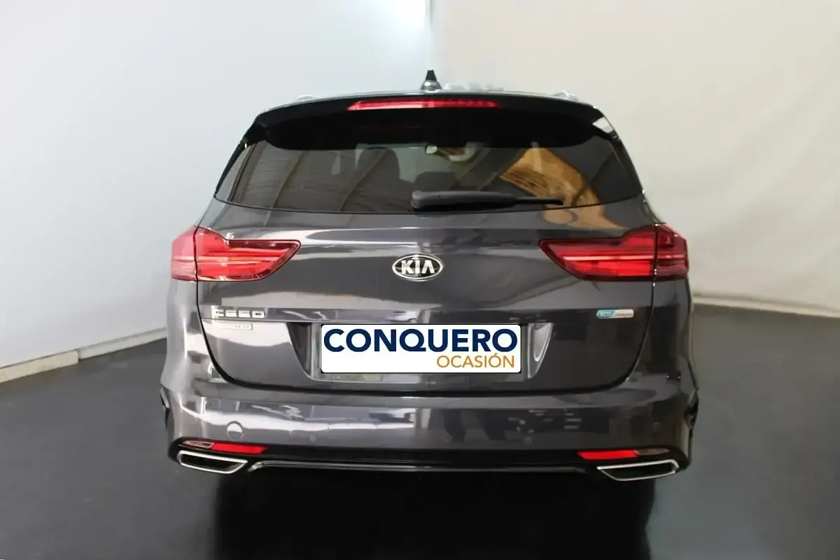 Usado Kia Ceed 141 CV (103 kW) 2021 Gris / plata Utilitario
