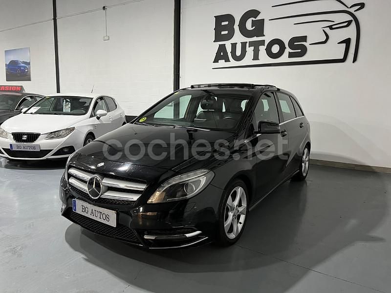 Usado Mercedes B180 109 CV (80 kW) 2013 Negro Monovolumen