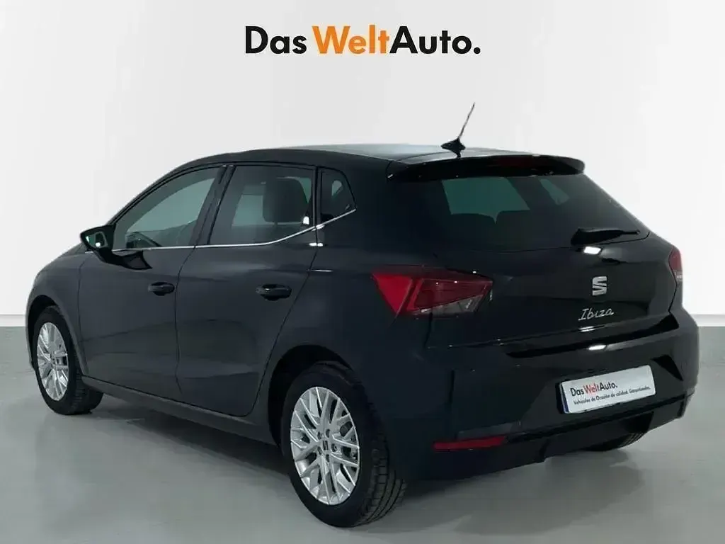 Usado Seat Ibiza 115 CV (84 kW) 2025 Negro Utilitario