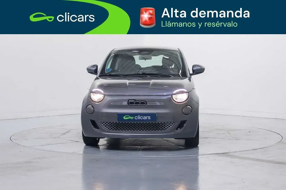 Usado Fiat 500e Icon 86 kW (118 CV) 2022 Gris Utilitario
