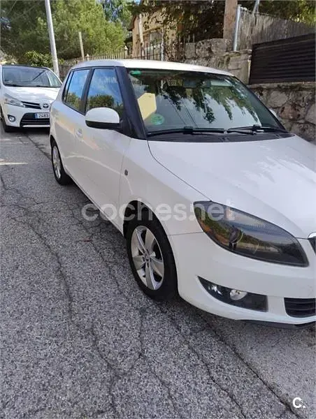 Usado Skoda Fabia 69 CV (50 kW) 2014 Blanco Berlina