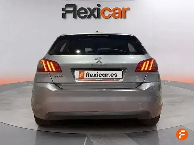 Usado Peugeot 308 Style 110 CV (80 kW) 2020 Gris Berlina