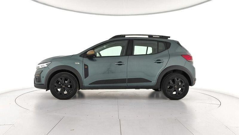 Usado Dacia Sandero Extreme 100 CV (73 kW) 2025 Verde Berlina