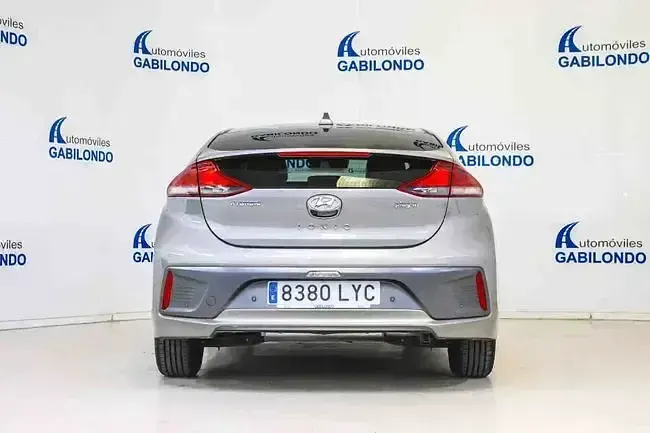 Usado Hyundai Ioniq 141 CV (103 kW) 2022 Gris Utilitario