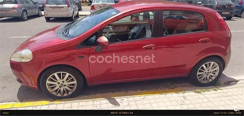 Usado Fiat Grande Punto Dynamic 90 CV (66 kW) 2005 Rojo Utilitario