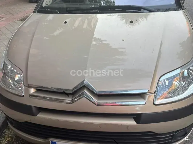 Usado Citroën C4 92 CV (67 kW) 2007 Beige Berlina