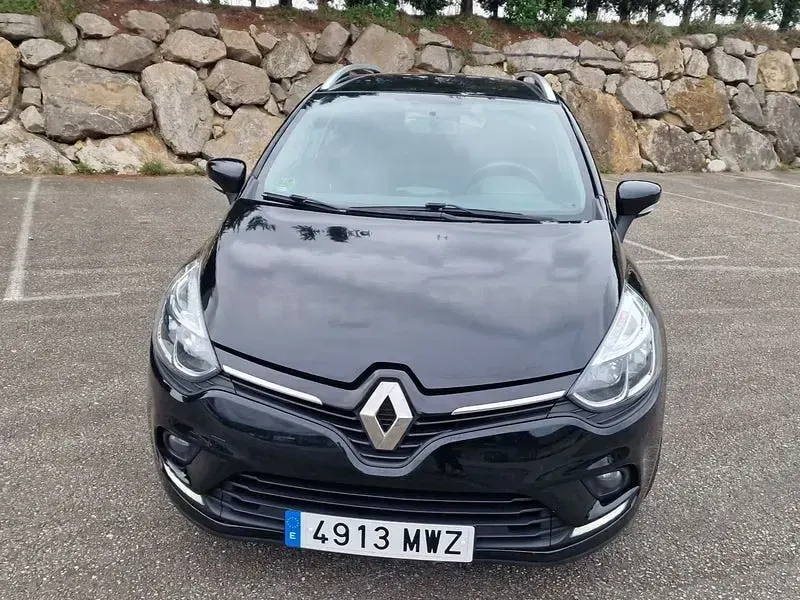 Usado Renault Clio LIMITED 90 CV (66 kW) 2019 Negro Familiar