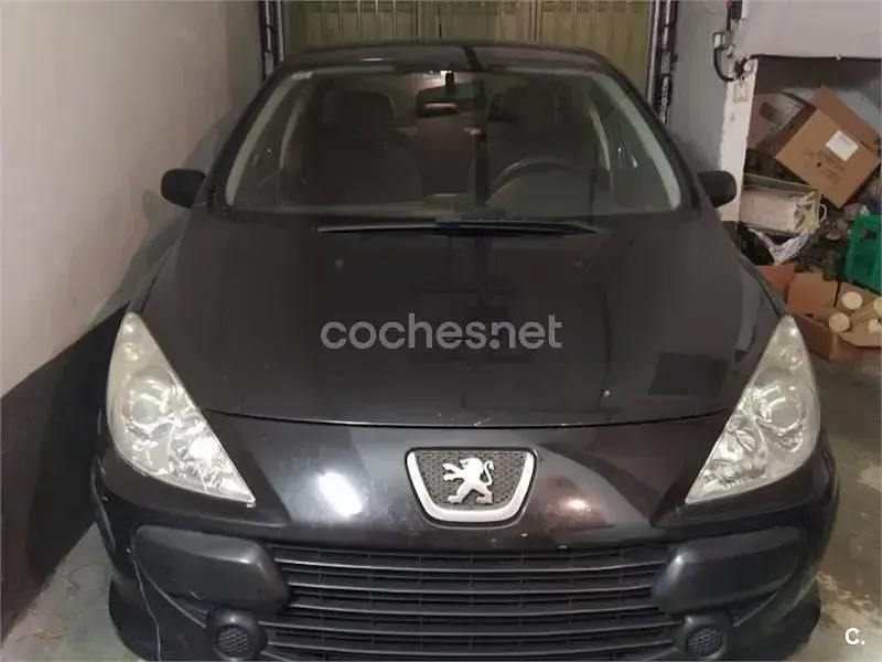 Usado Peugeot 307 90 CV (66 kW) 2007 Negro Berlina
